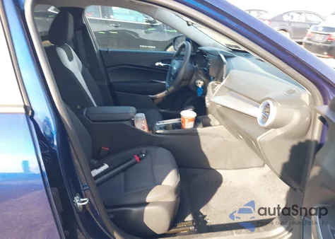 2024 Chevrolet Trax Fwd Sp z USA, uszkodzony, nr VIN KL77LFE28RC066324